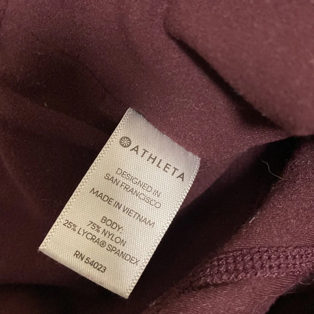 Athleta performance size medium burgundy, in color fast shipping_8